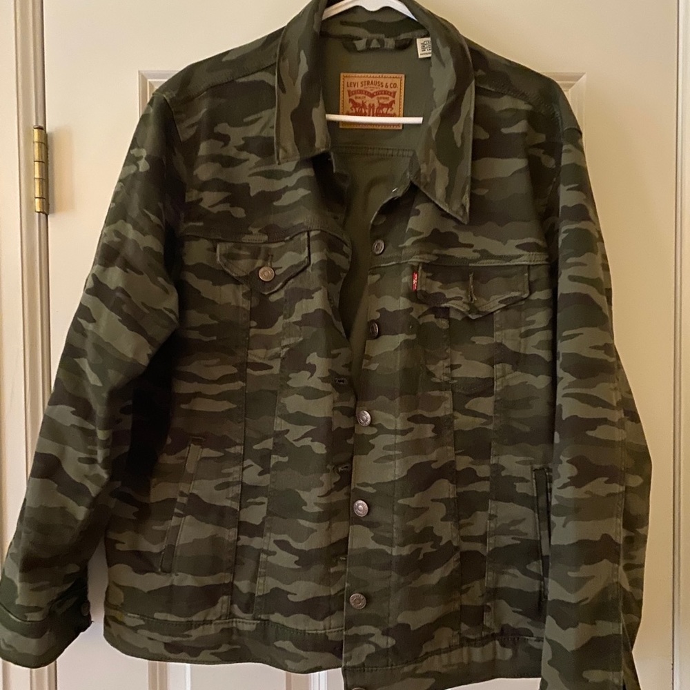 Levi Strauss Ex-boyfriend Camo Trucker Jacket